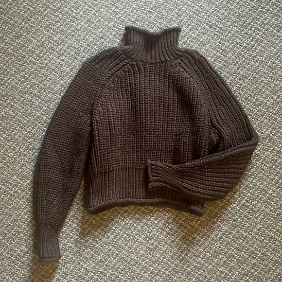 H&M dark brown knit turtleneck - Picture 1 of 3